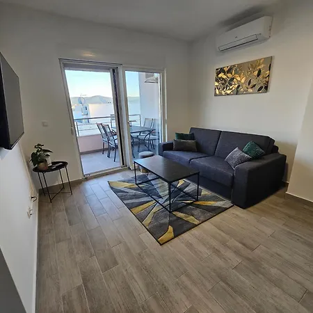 Wanderlust * Komarna