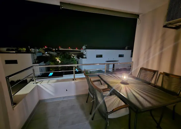 Wanderlust * Komarna